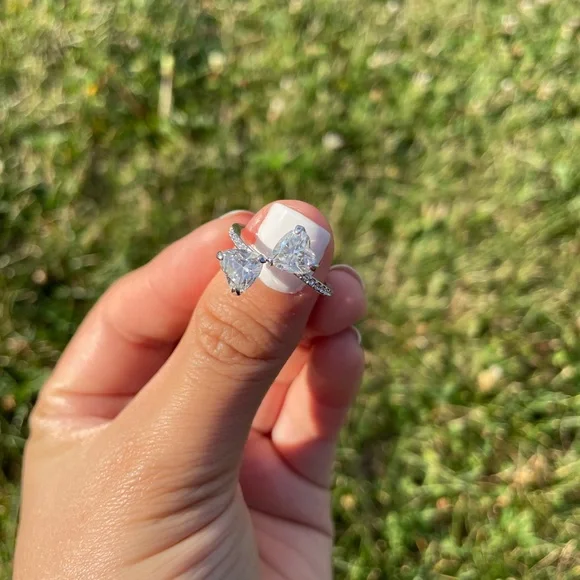 Swarovski Mesmera Crystal Ring - Picture 1 of 9